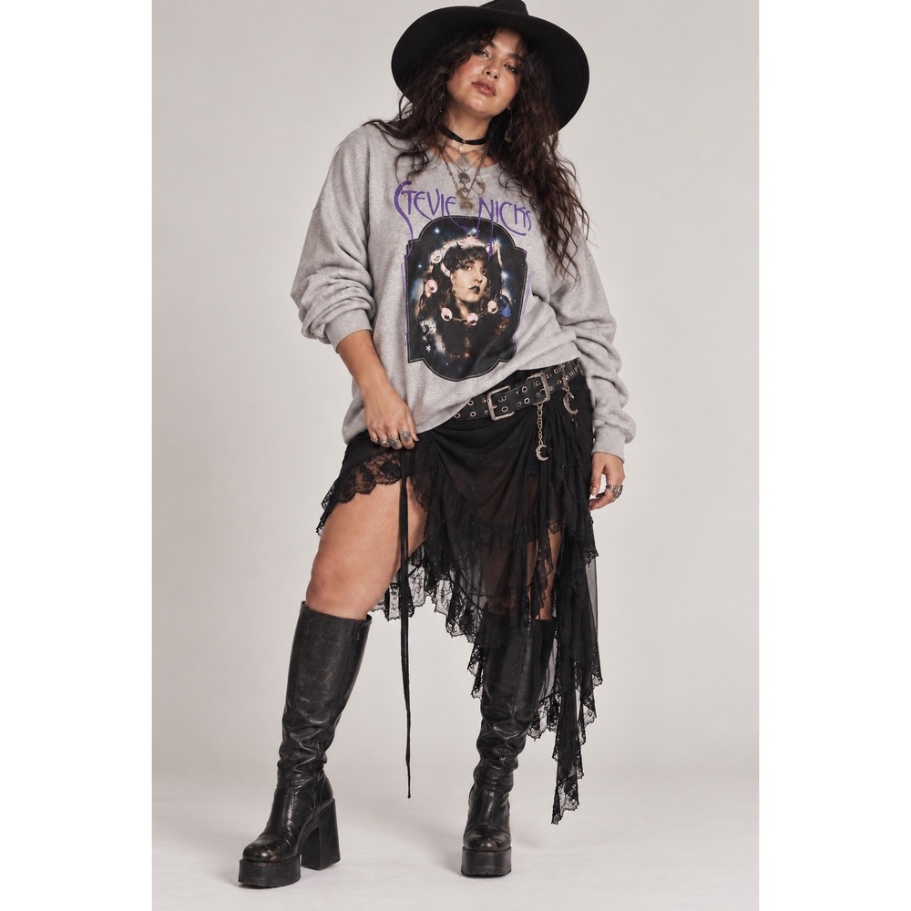 Torrid Stevie Nicks Heather Gray Graphic Sweatshirt  Plus Size 2 2X 18-20 NWT